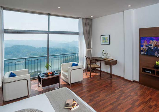 Ponmudi Grand Suite